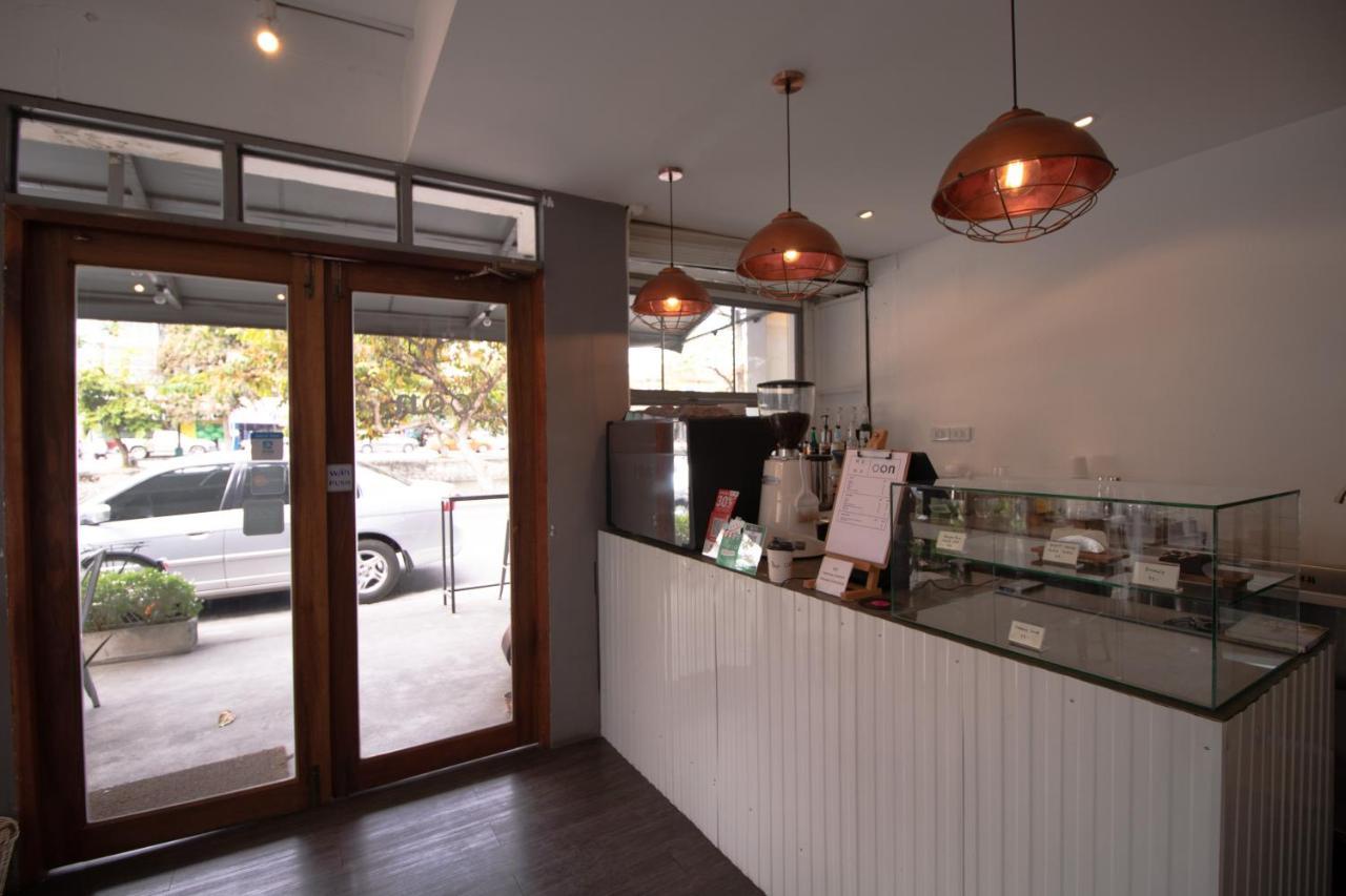 A Pousada Oon Poshtel X Cafe Chiang Mai Exterior foto