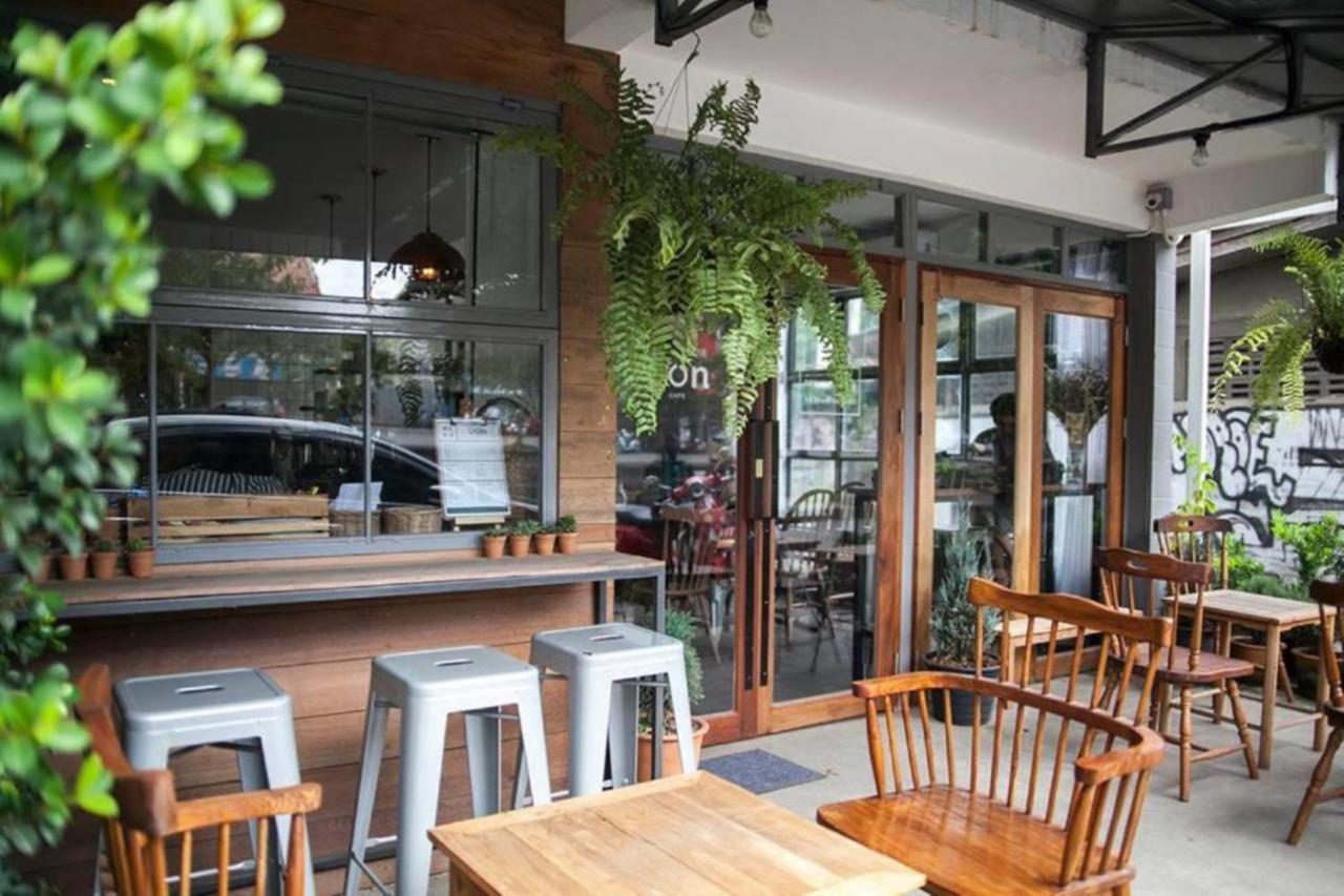 A Pousada Oon Poshtel X Cafe Chiang Mai Exterior foto
